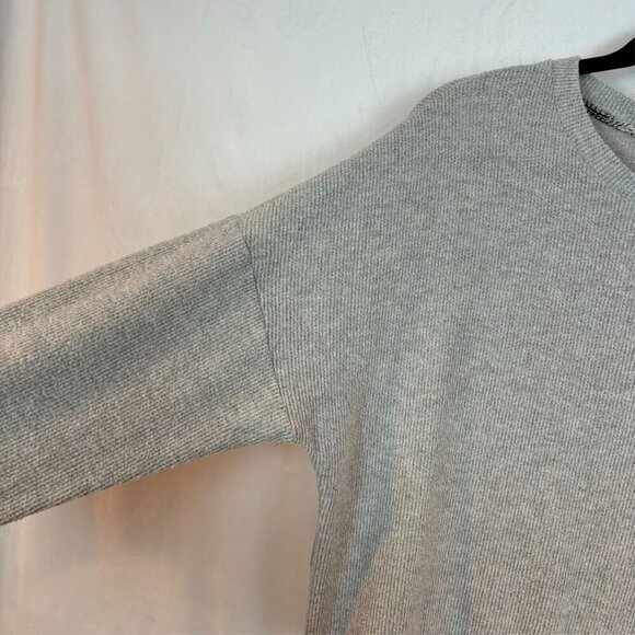 Everly Women's Grey Crew Neck Sweater Size Medium Bow Tie Accent Feminine Winter - Picture 3 of 10